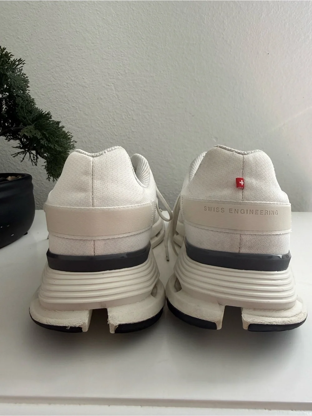 On cloudnova men size 12.5 White and Black Men's Sneakers